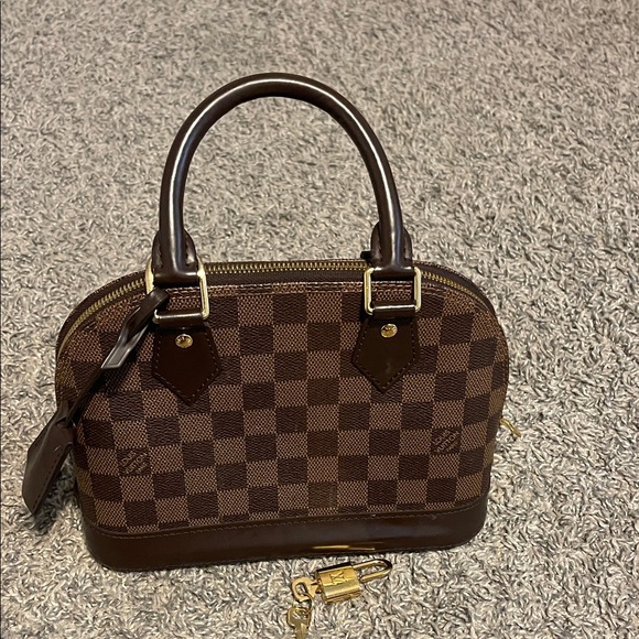 Authentic Louis Vuitton Alma bb - Picture 9 of 12